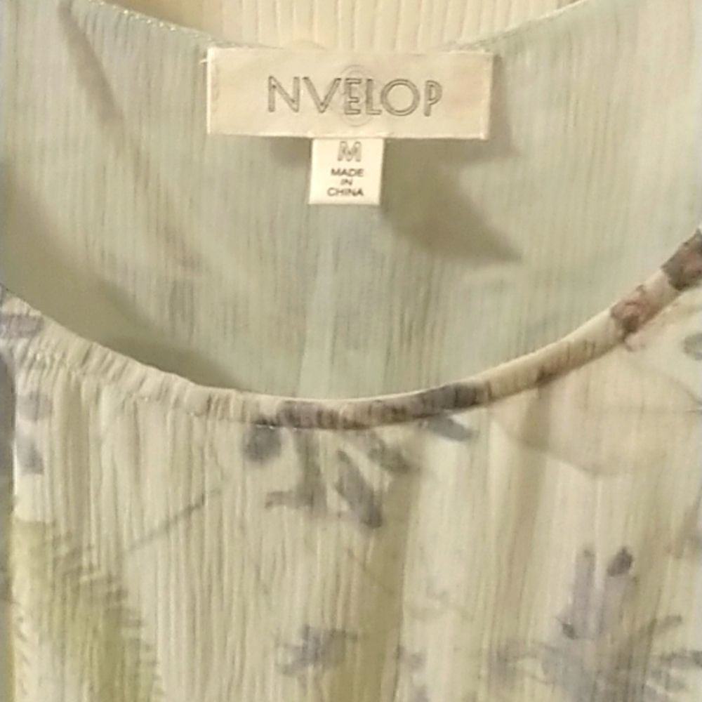 NVELOP layered floral chiffon hi low tank size M - Picture 6 of 7